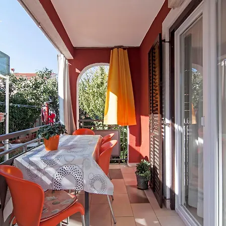 Lara Gostinjska kuća 3*
