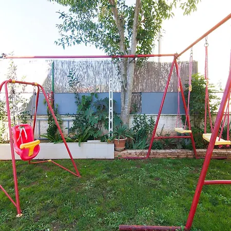 Gostinjska kuća Lara 3*