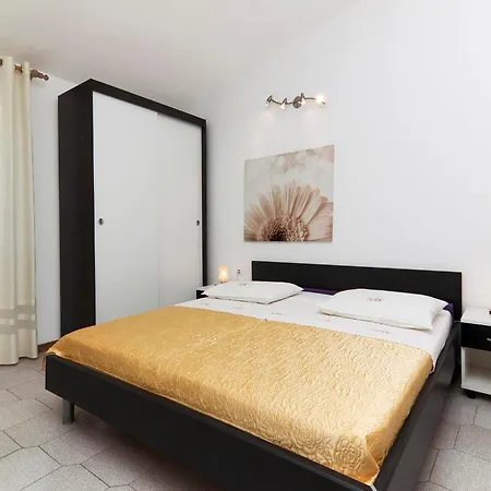 Casa de hóspedes Lara Fažana